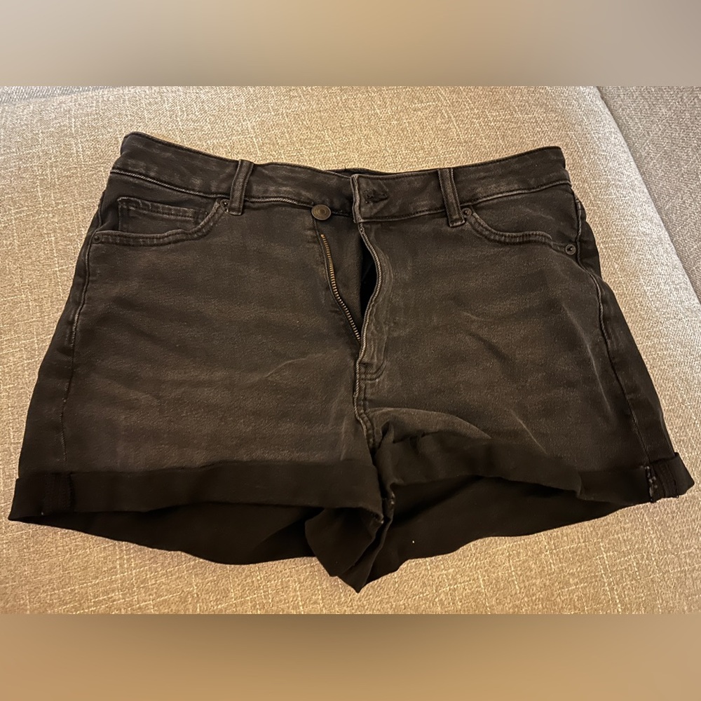 American Eagle mid-rise black wash shorts